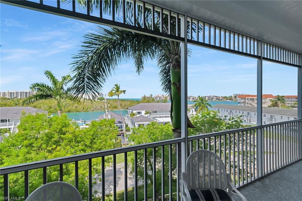 140 Palm ST 403 MARCO ISLAND, FL 34145