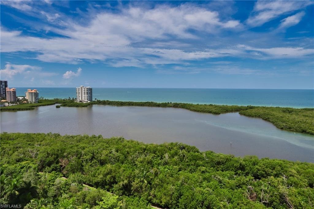 5550 Heron Point DR 2004 NAPLES, FL 34108
