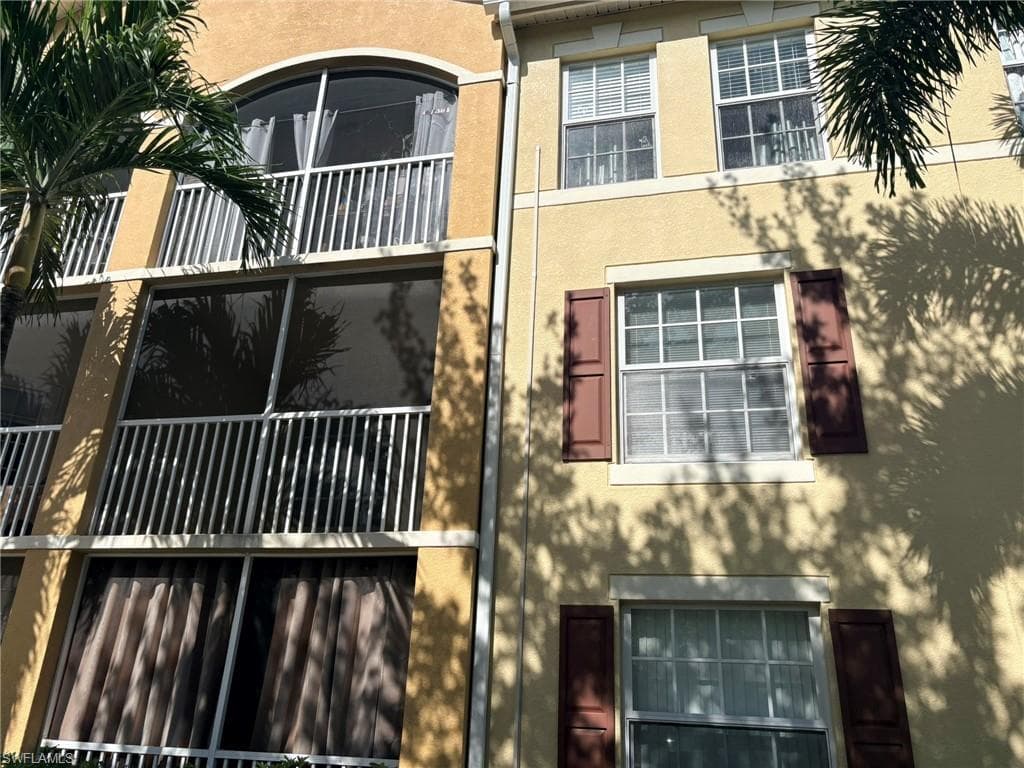 4113 residence DR 213 FORT MYERS, FL 33901