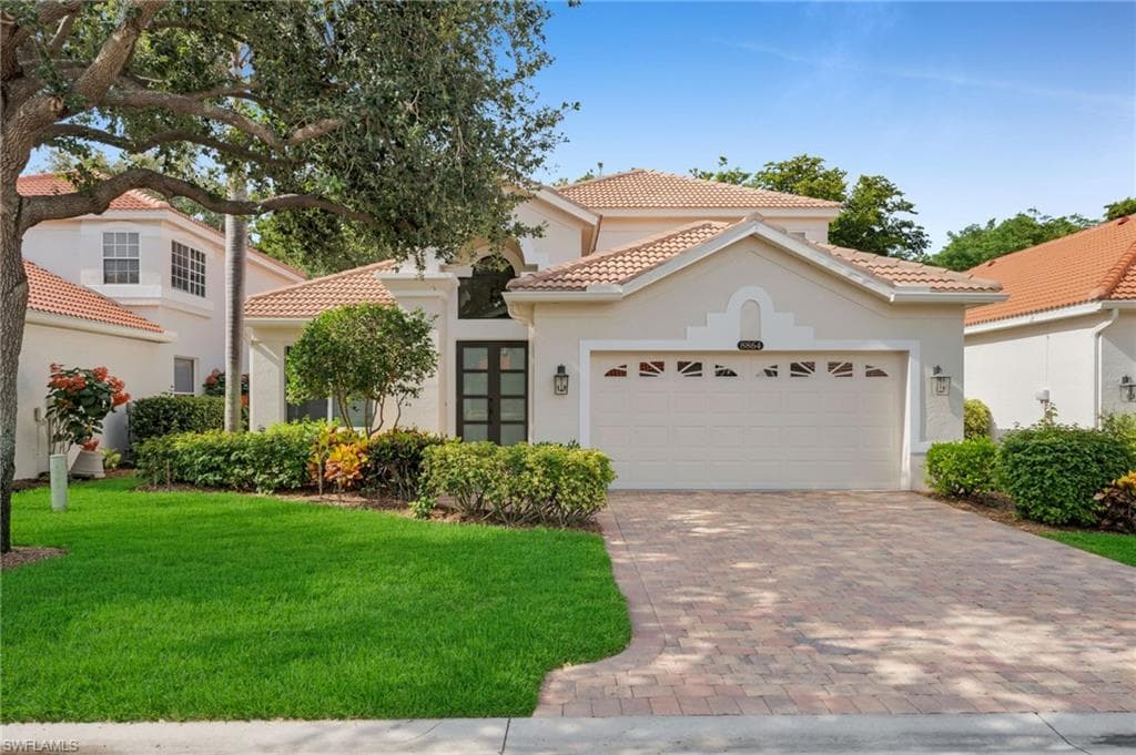 8864 Ventura WAY NAPLES, FL 34109