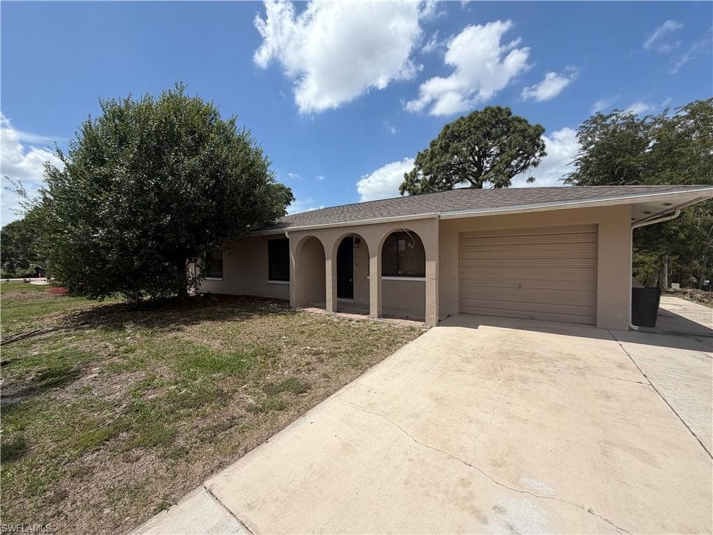 18540 Tampa RD FORT MYERS, FL 33967