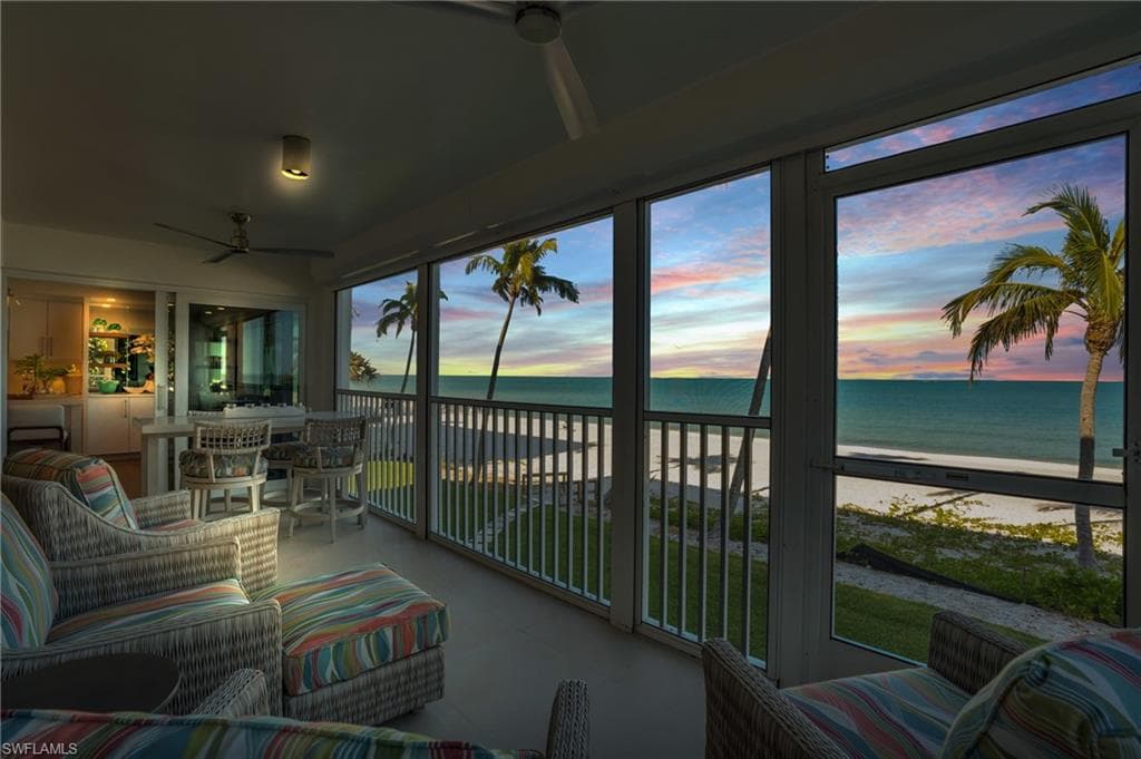 9517 Gulf Shore DR 202 NAPLES, FL 34108