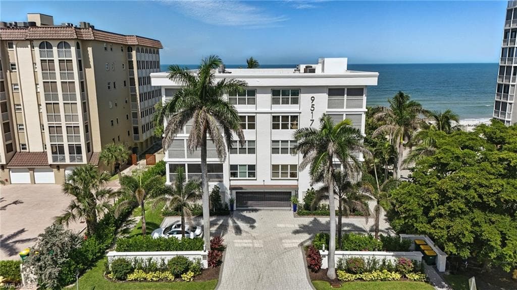 9517 Gulf Shore DR 401 NAPLES, FL 34108