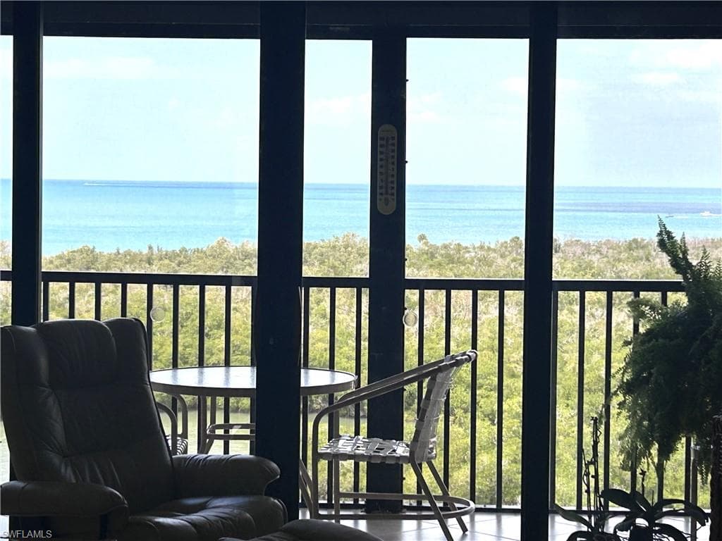 17 Bluebill AVE 803 NAPLES, FL 34108