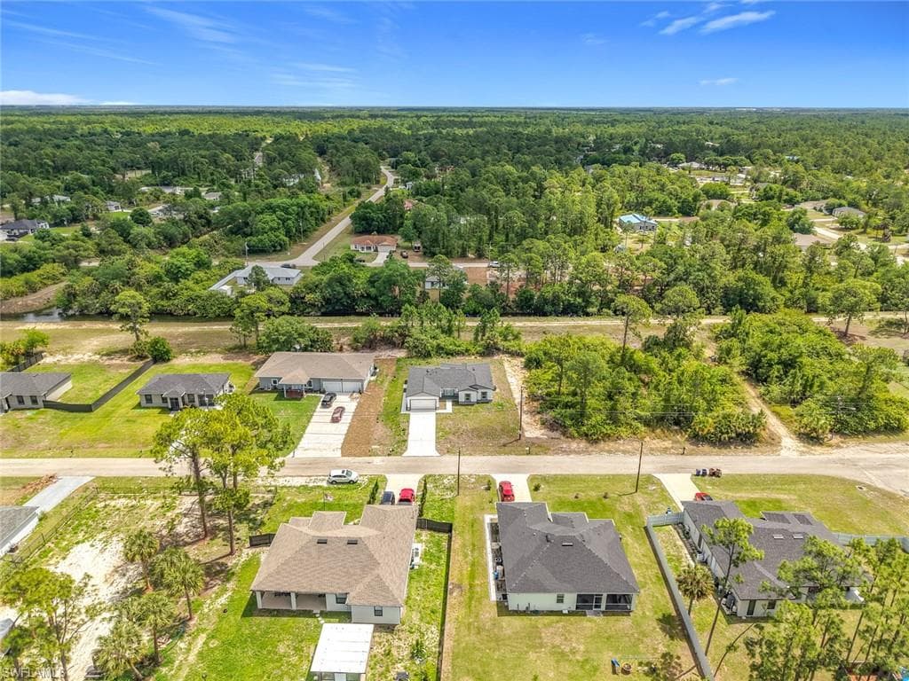 185 Thornton AVE S LEHIGH ACRES, FL 33974