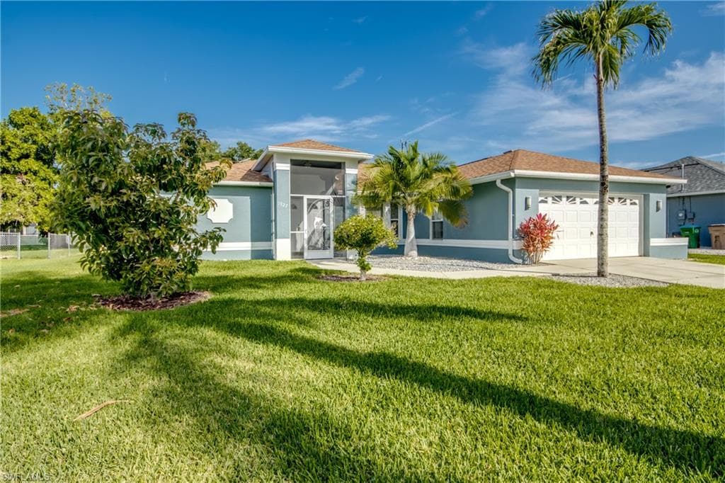 1927 SE 21st ST CAPE CORAL, FL 33990