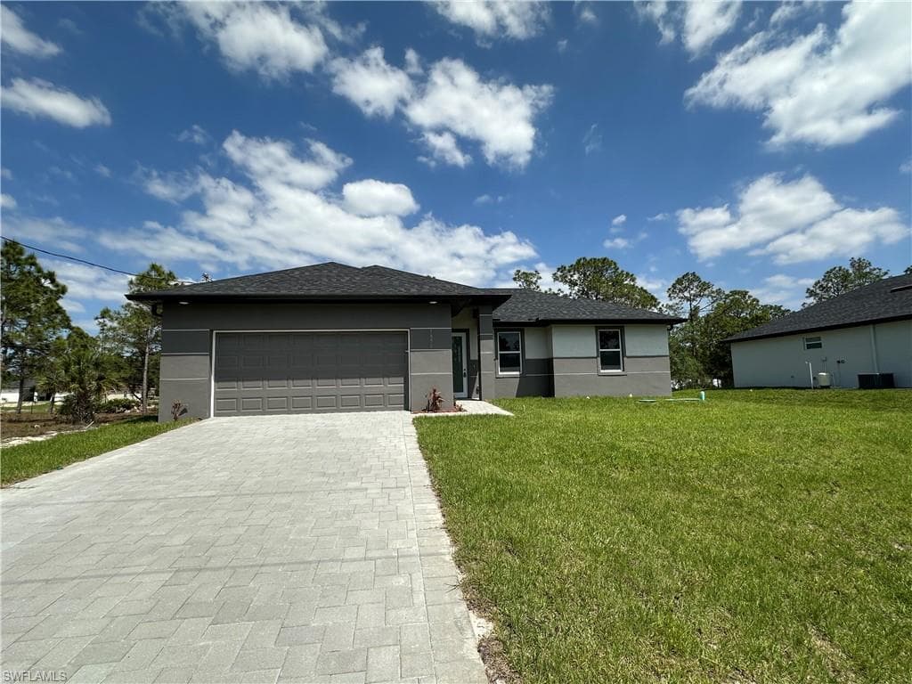 1856 Montana ST LEHIGH ACRES, FL 33972