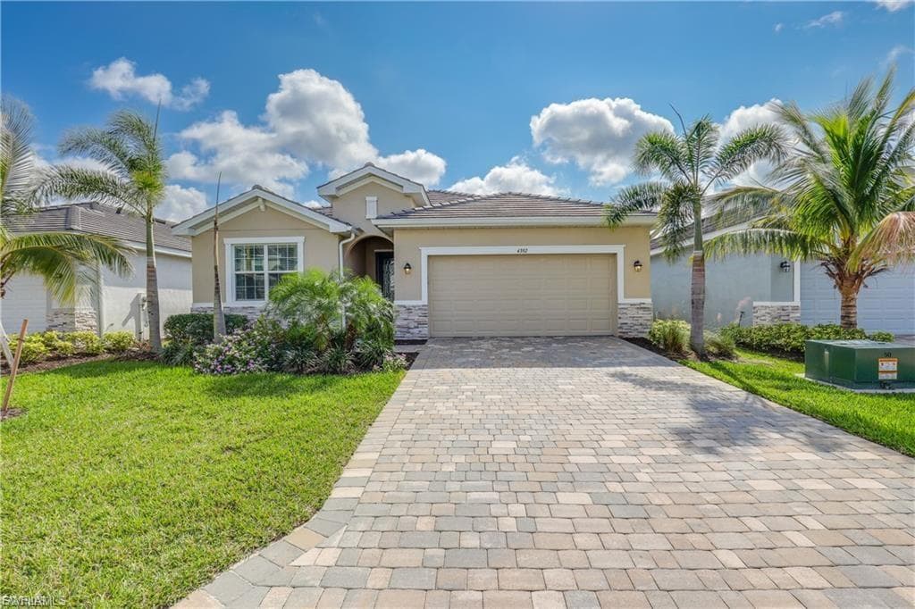 4392 Lemongrass DR FORT MYERS, FL 33916