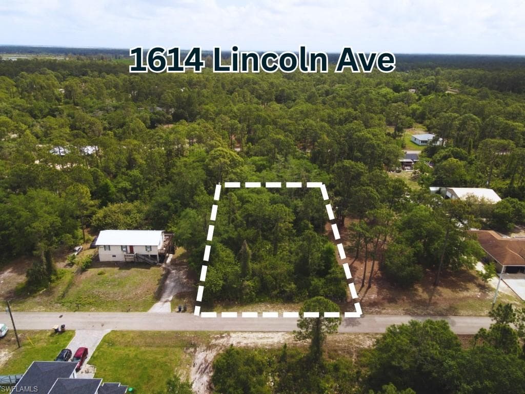 1614 Lincoln AVE LEHIGH ACRES, FL 33972