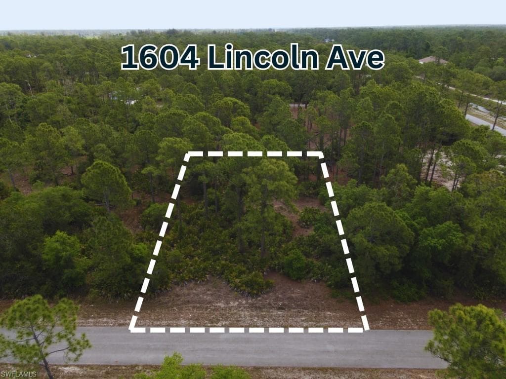 1604 Lincoln AVE LEHIGH ACRES, FL 33972