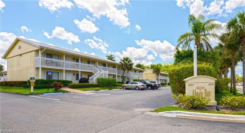4625 Bayshore DR D16 NAPLES, FL 34112