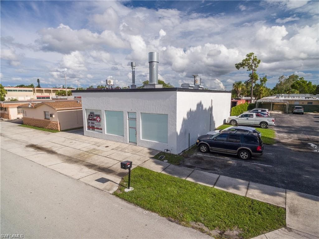 1950 Ricardo AVE FORT MYERS, FL 33901