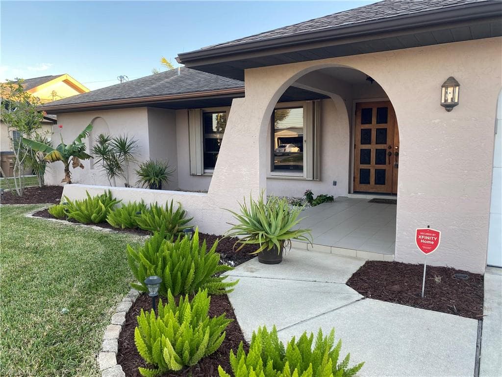 534 SE 34th TER CAPE CORAL, FL 33904