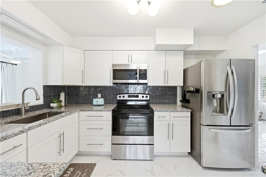 1147 Shady Rest LN NAPLES, FL 34103