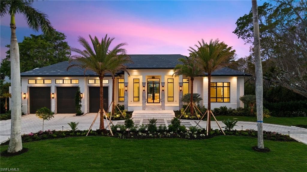 444 Orchid DR NAPLES, FL 34102
