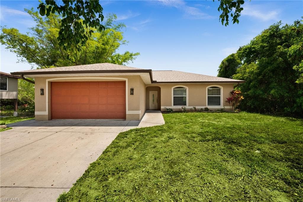 8346 Wren RD FORT MYERS, FL 33967