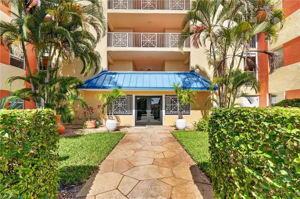 200 Pebble Beach BLVD D103 NAPLES, FL 34113