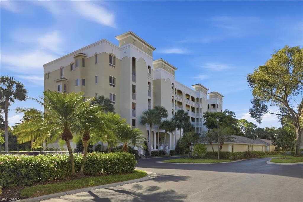 7687 Pebble Creek CIR 301 NAPLES, FL 34108