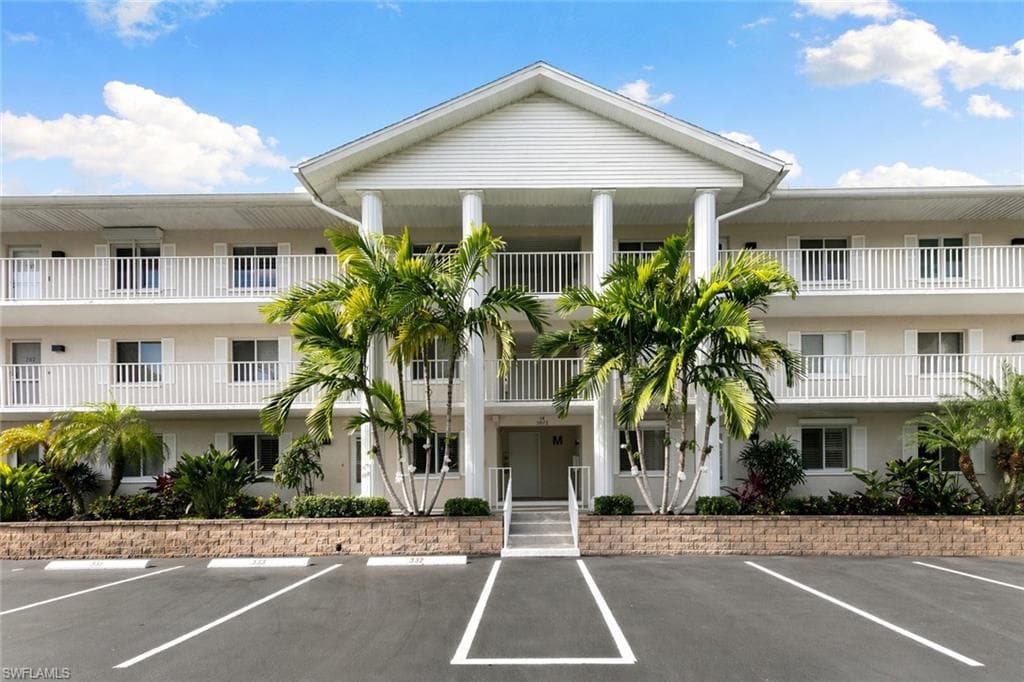 3072 Sandpiper Bay CIR M103 NAPLES, FL 34112