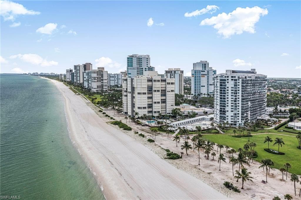 4041 Gulf Shore BLVD N 1807 NAPLES, FL 34103