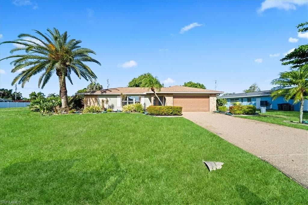 4920 Nassau CT CAPE CORAL, FL 33904