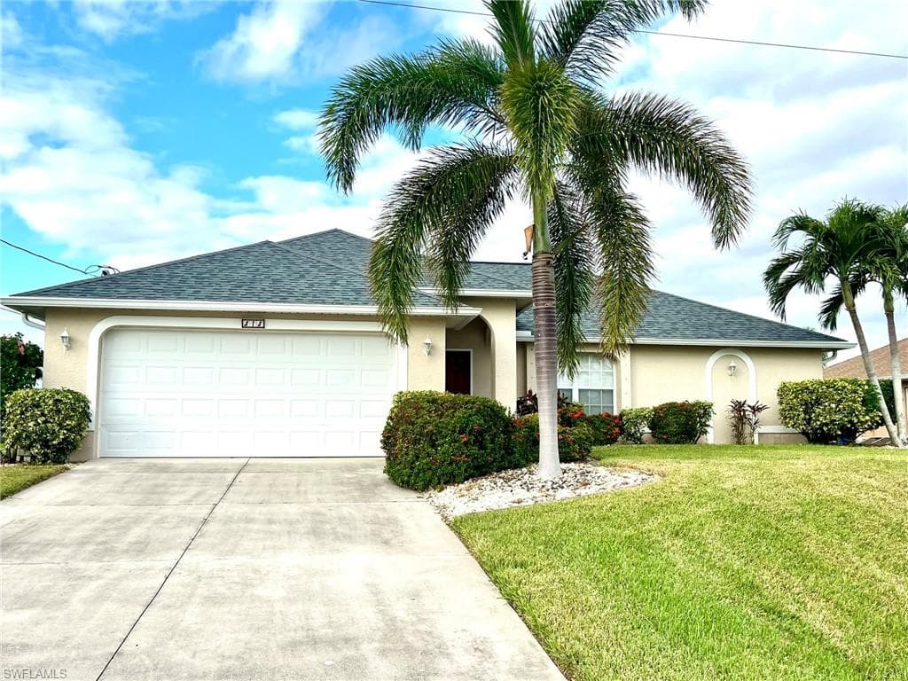 818 SW 8th PL CAPE CORAL, FL 33991