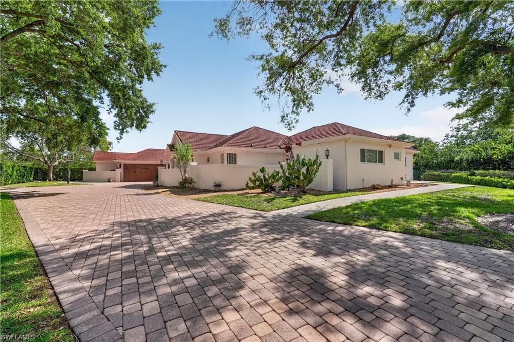 175 Palm River BLVD NAPLES, FL 34110