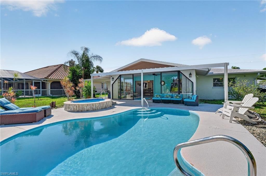 1211 SE 21st ST CAPE CORAL, FL 33990