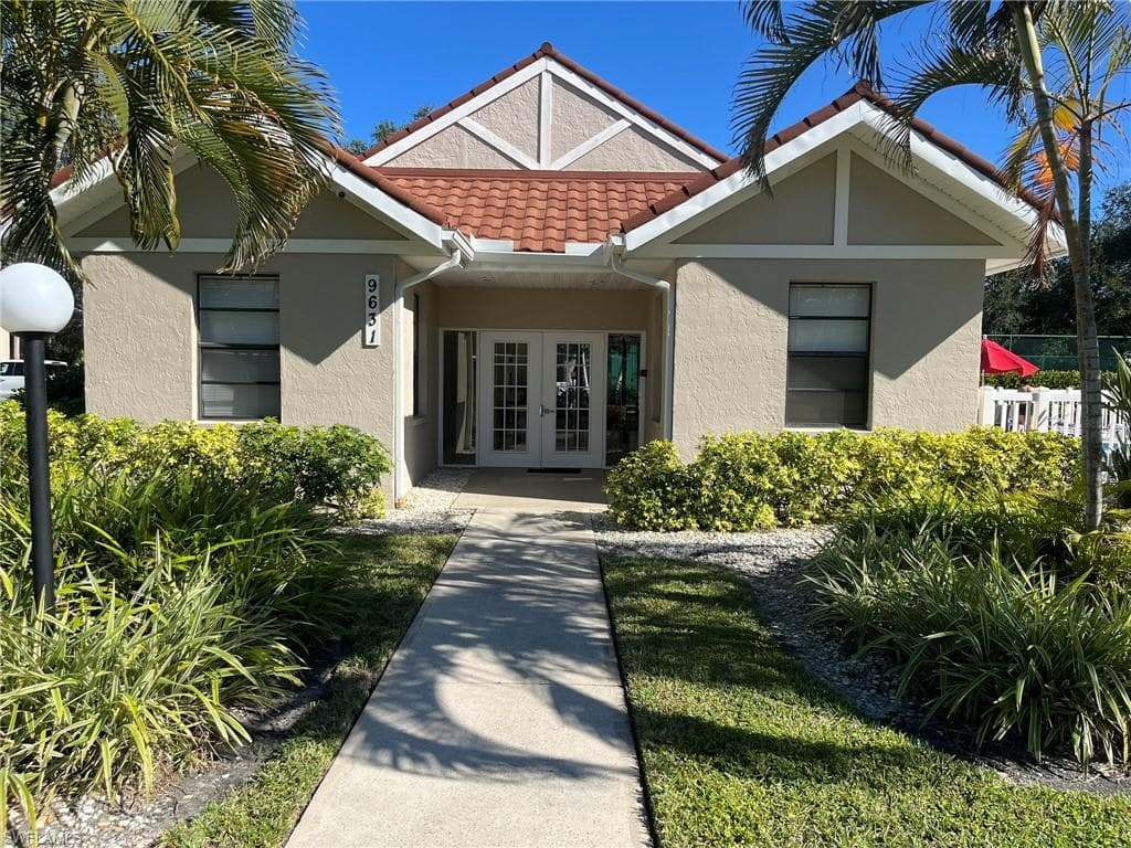 9627 Eaton Gardens LN 103 FORT MYERS, FL 33919