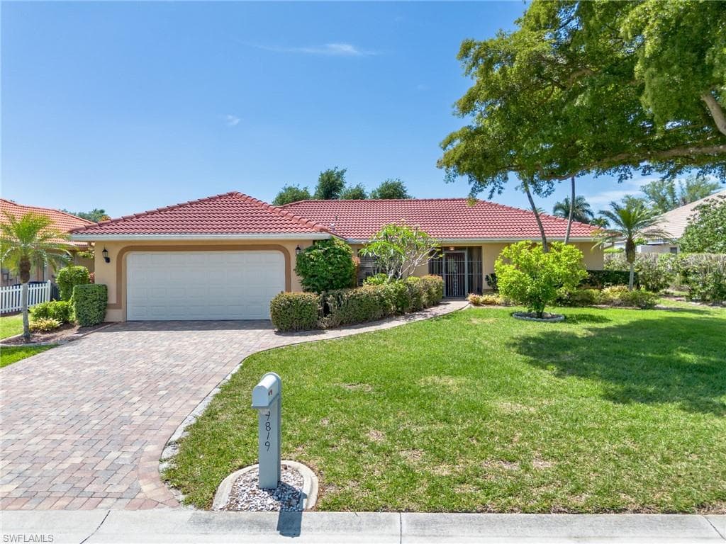 9819 Capstan CT FORT MYERS, FL 33919