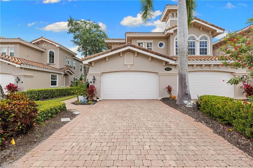 9041 Cherry Oaks TRL 201 NAPLES, FL 34114