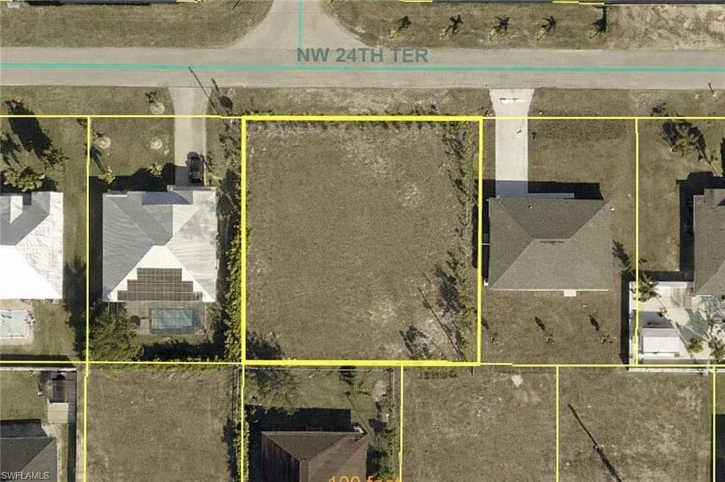 1514 24th TER CAPE CORAL, FL 33993