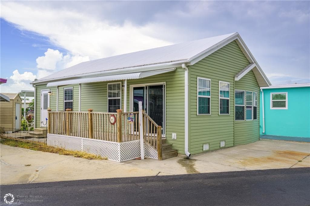 11089 Sunglow LN FORT MYERS, FL 33908