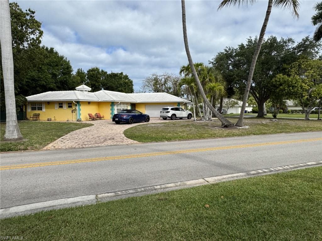 780 Fountainhead LN NAPLES, FL 34103