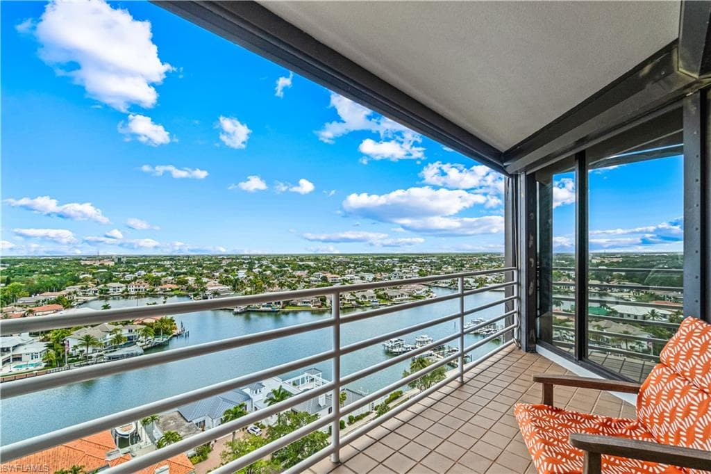 4751 Gulf Shore BLVD N PH-03 NAPLES, FL 34103