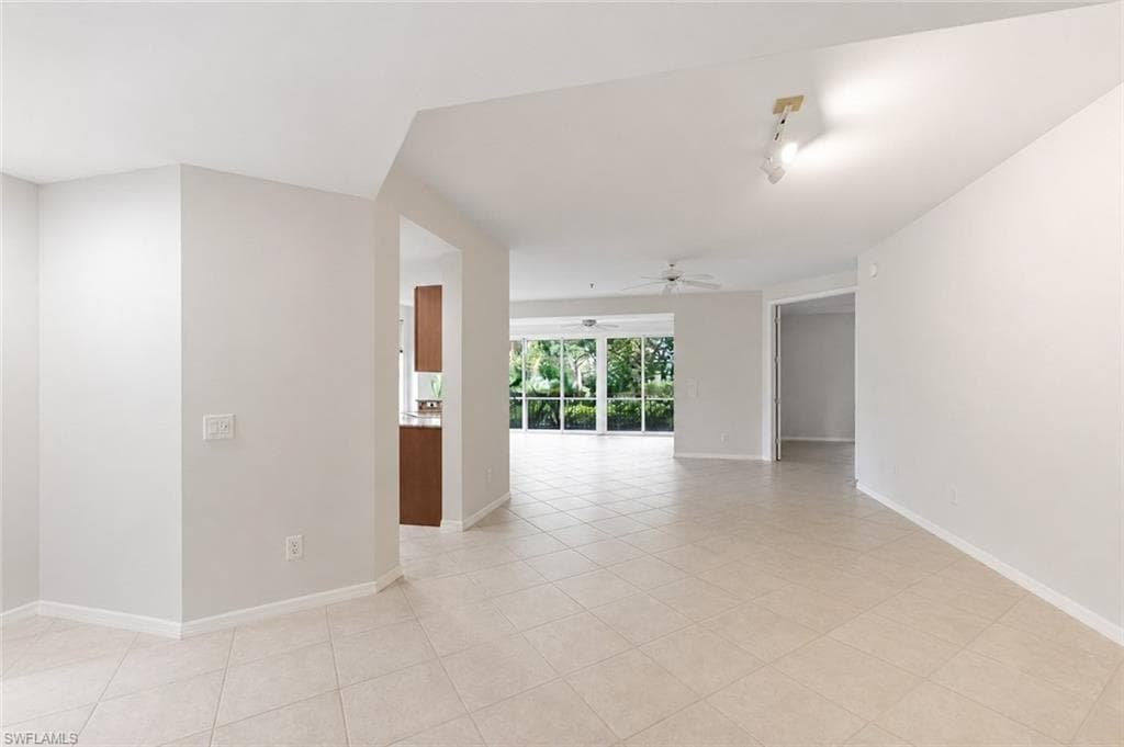 3281 Crossings CT 101 BONITA SPRINGS, FL 34134