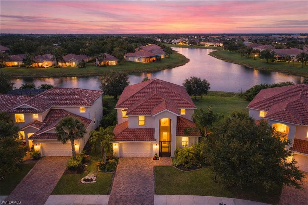2446 Heydon CIR E NAPLES, FL 34120