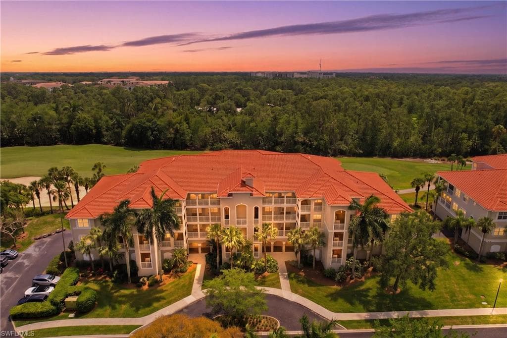 4864 Hampshire CT 105 NAPLES, FL 34112