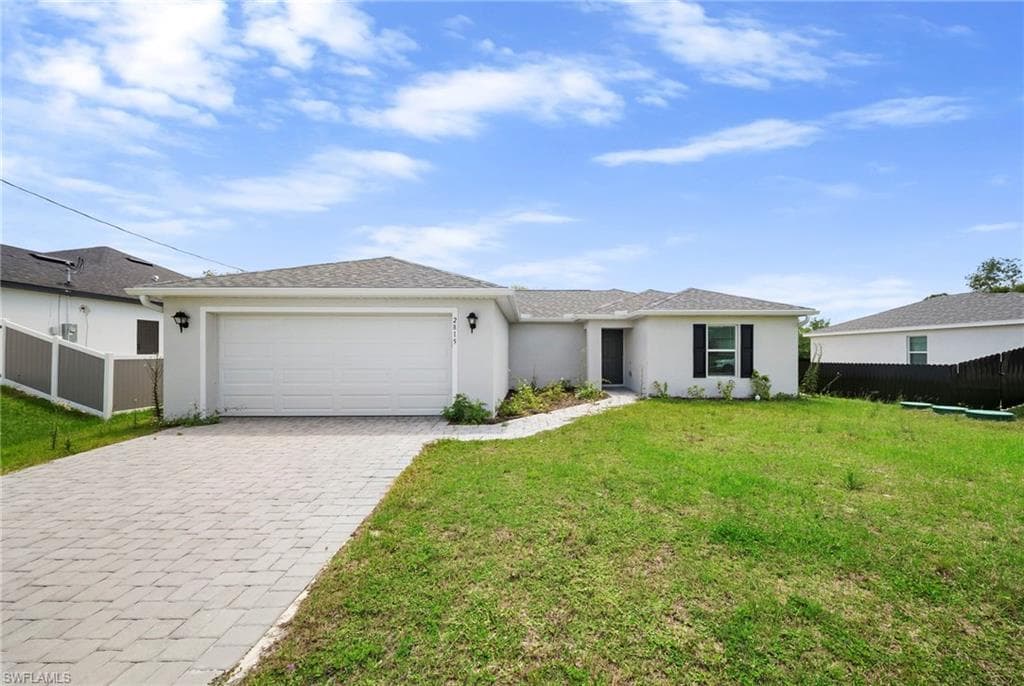 2815 24th ST W LEHIGH ACRES, FL 33971