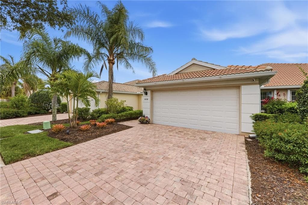 8658 Genova CT NAPLES, FL 34114