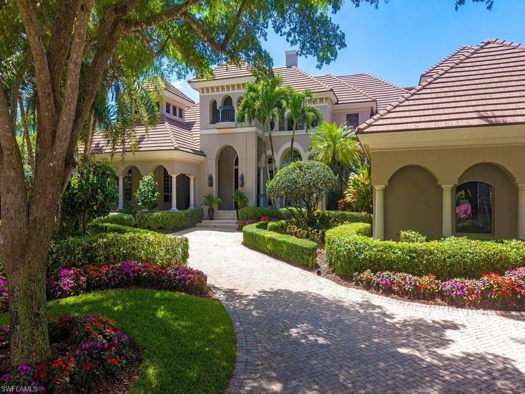 26230 Woodlyn DR BONITA SPRINGS, FL 34134