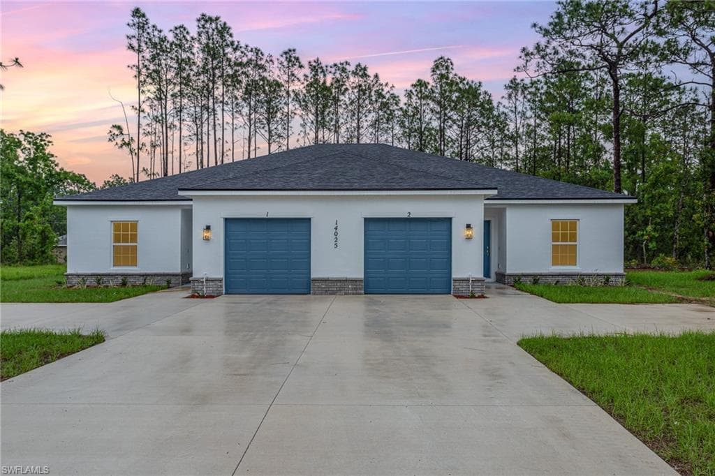 5205/5207 29th ST SW LEHIGH ACRES, FL 33973