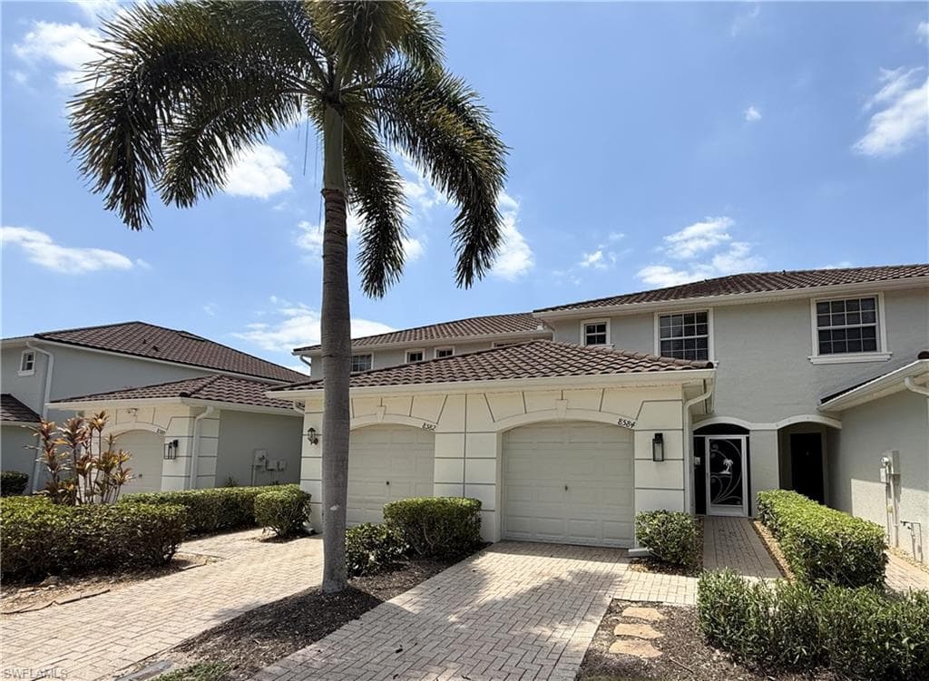 8584 Athena CT LEHIGH ACRES, FL 33971