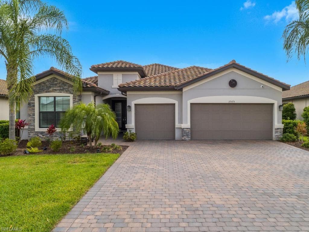 17575 Kinzie LN ESTERO, FL 33928