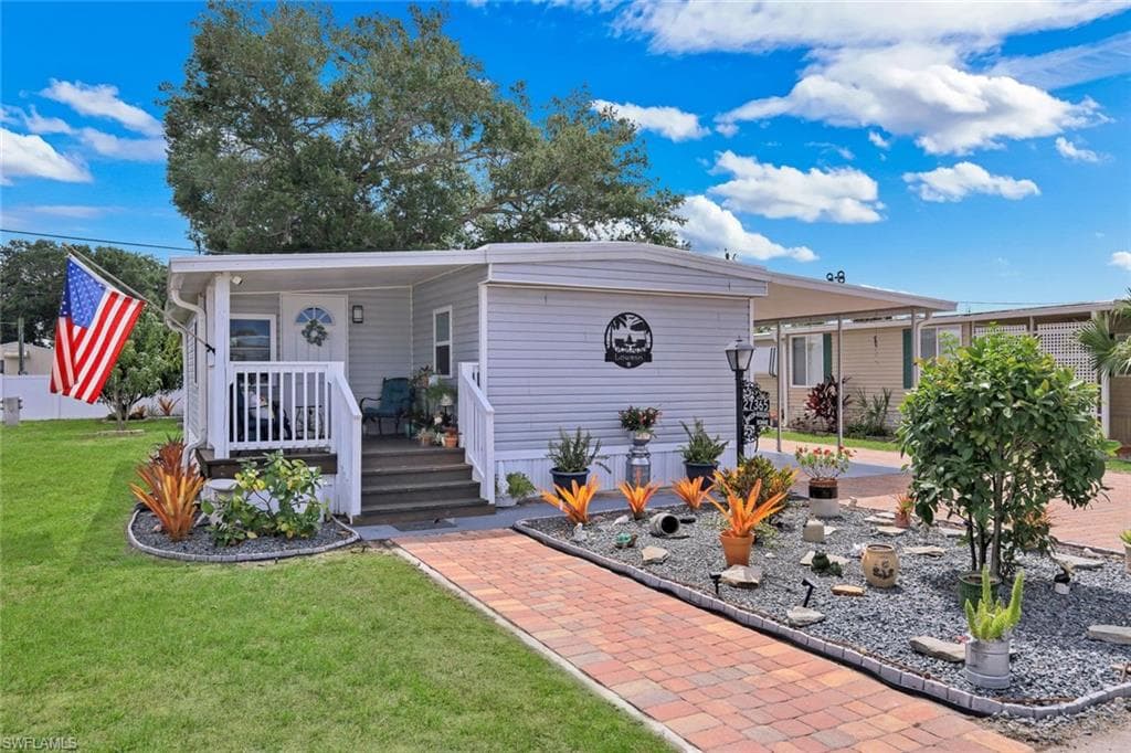27365 Joann DR BONITA SPRINGS, FL 34135