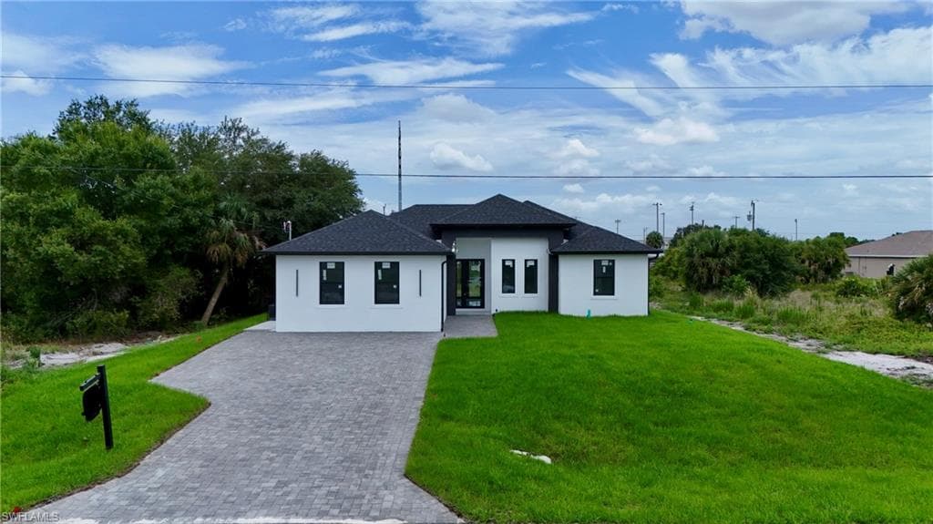 830 Wolverine ST E LEHIGH ACRES, FL 33974