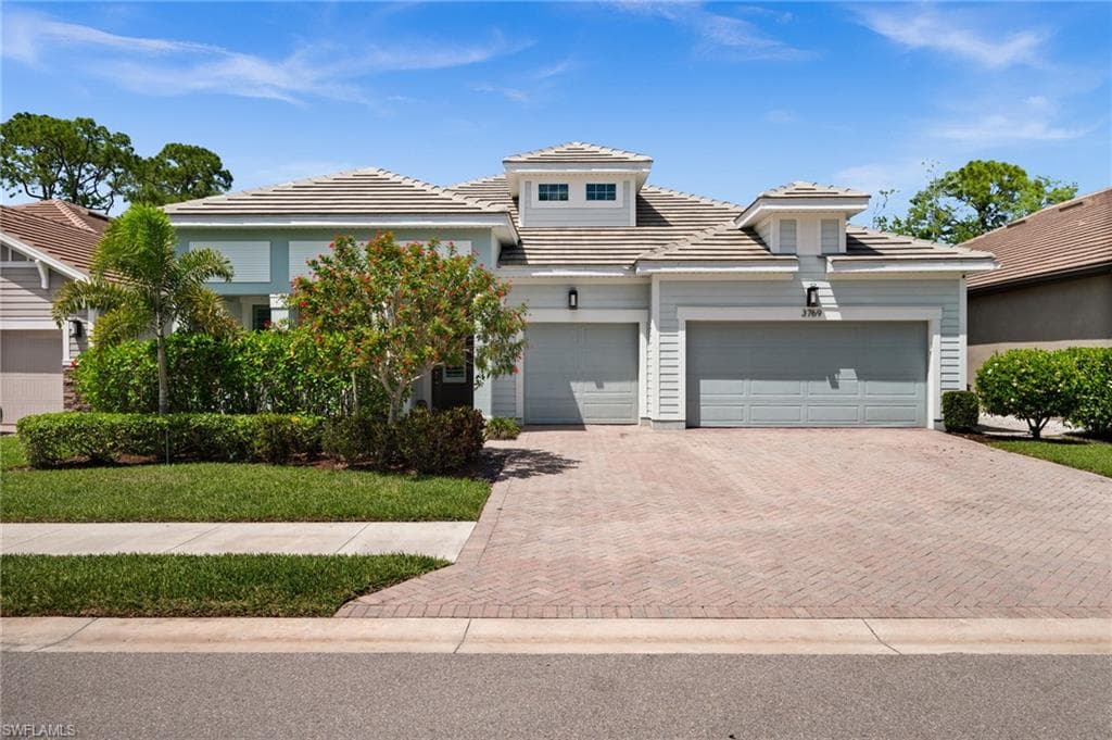 3769 Helmsman DR NAPLES, FL 34120