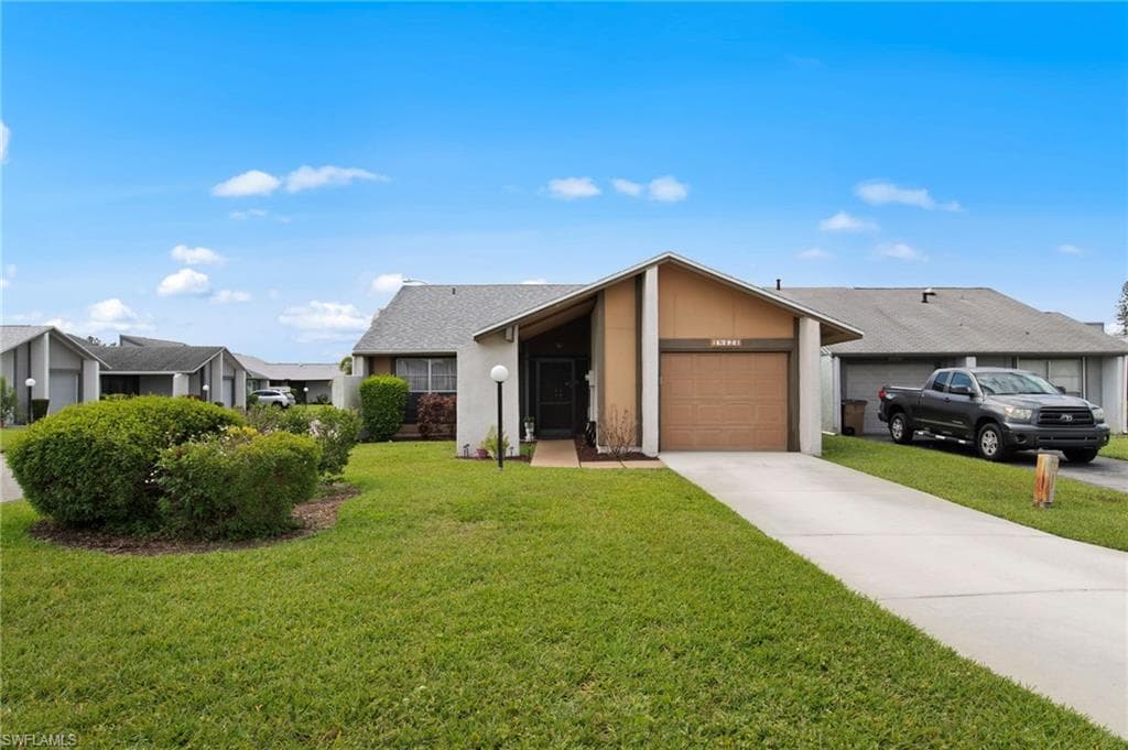 18424 Orangecrest CT LEHIGH ACRES, FL 33936