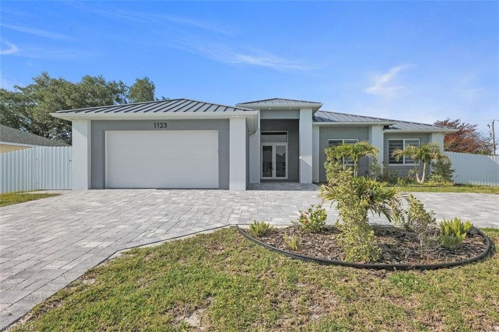 1123 NE 10th ST CAPE CORAL, FL 33909