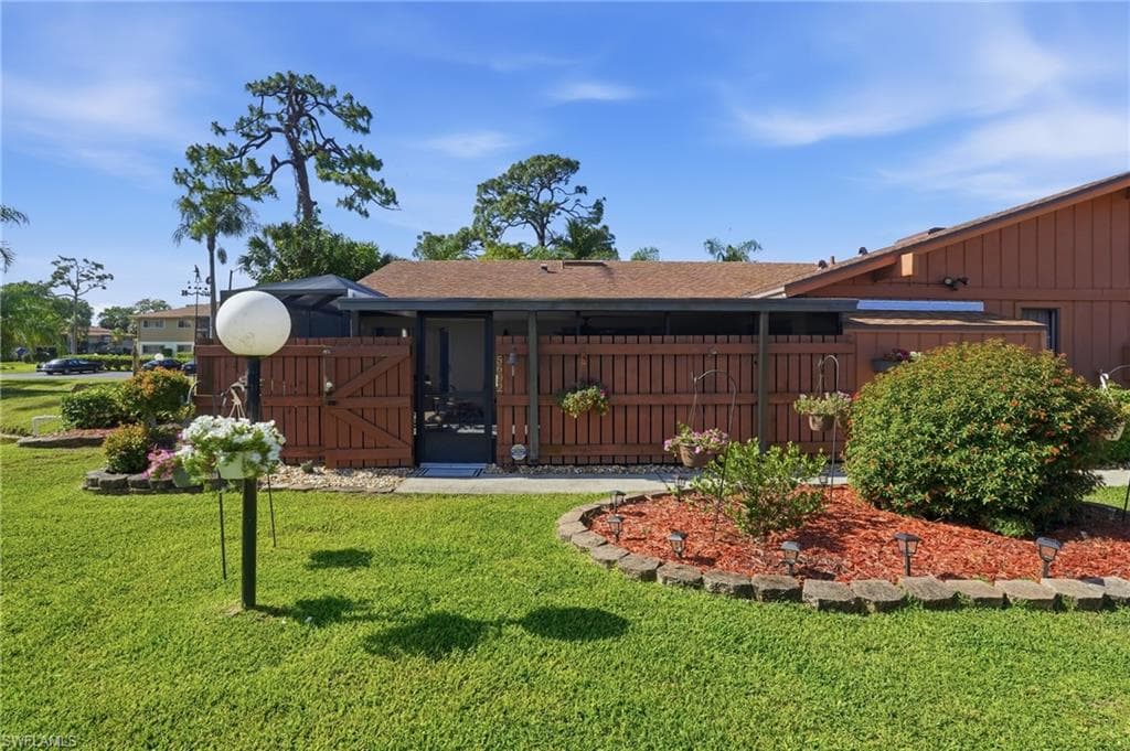 5692 Foxlake DR NORTH FORT MYERS, FL 33917